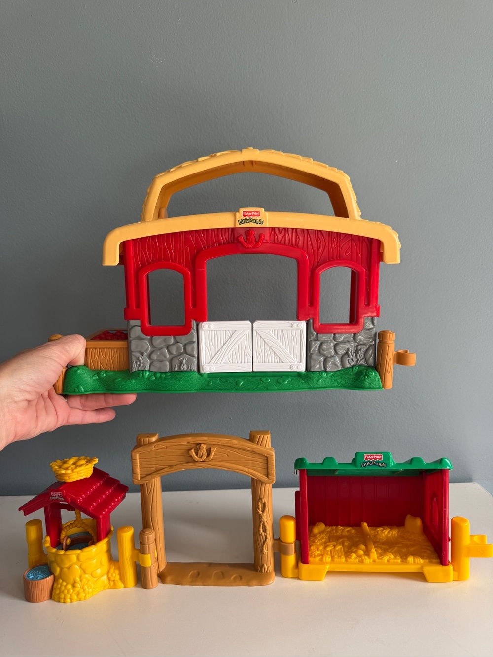 Fisher-Price Little People animal sounds stable with coop well and fence piece